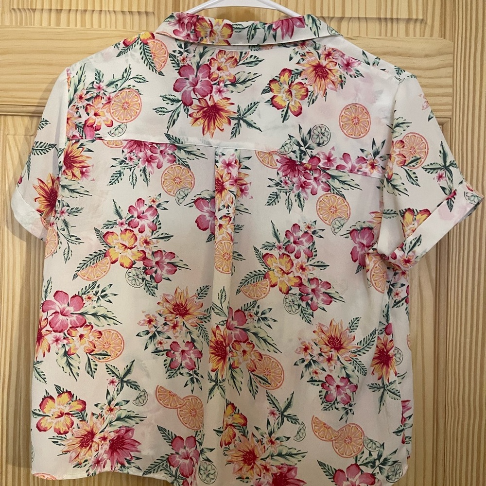 💜💎Floral Button-Up Shirt - Picture 7 of 13